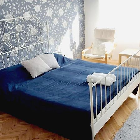 Eozin Apartman Печ Экстерьер фото